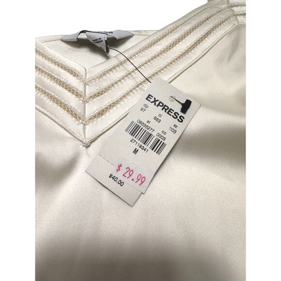 NWT Express Ivory Satin Chevron Detail Cami Top Size Medium - Picture 4 of 10